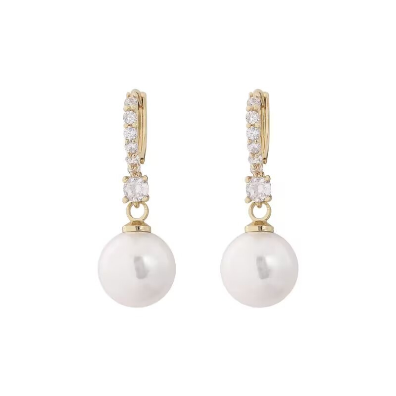 Women's Casual Elegant Simple Pearl Earrings