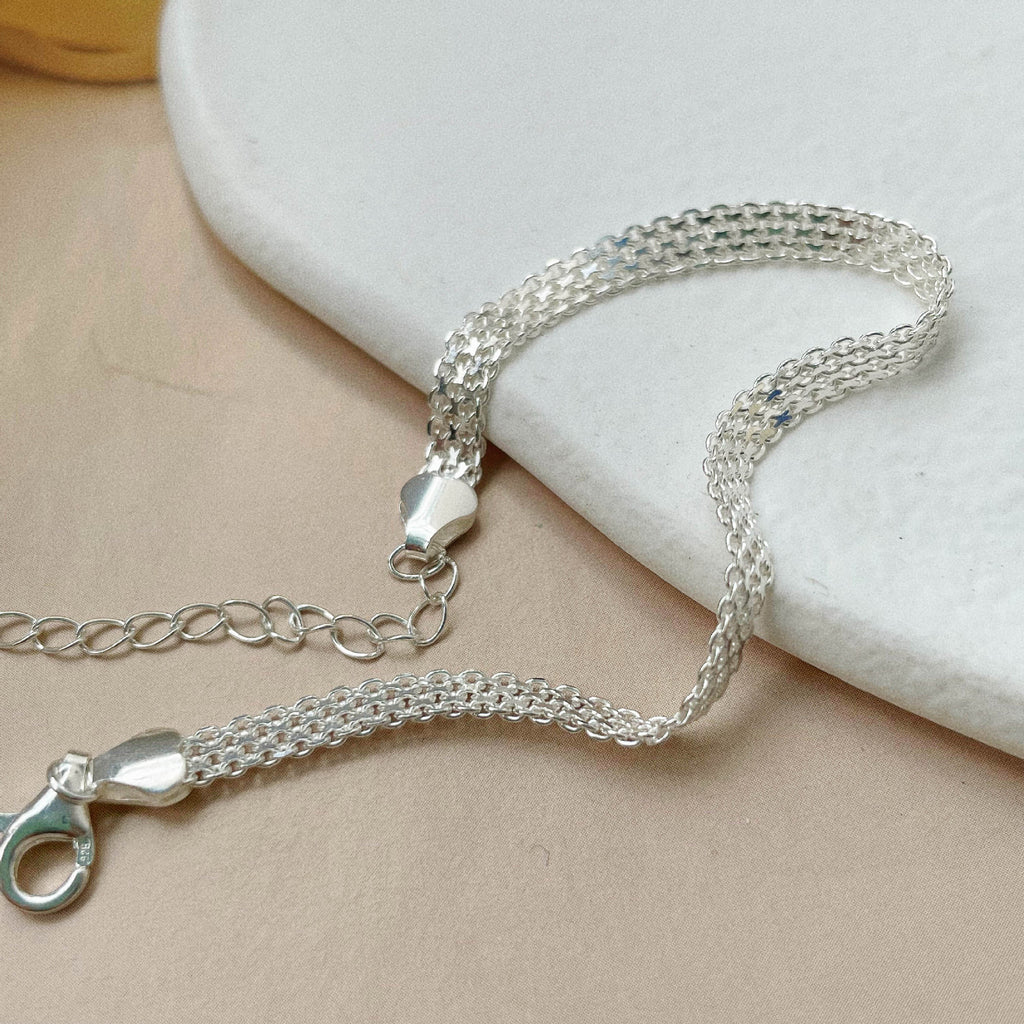 Heavy-duty Shimmering Bracelet