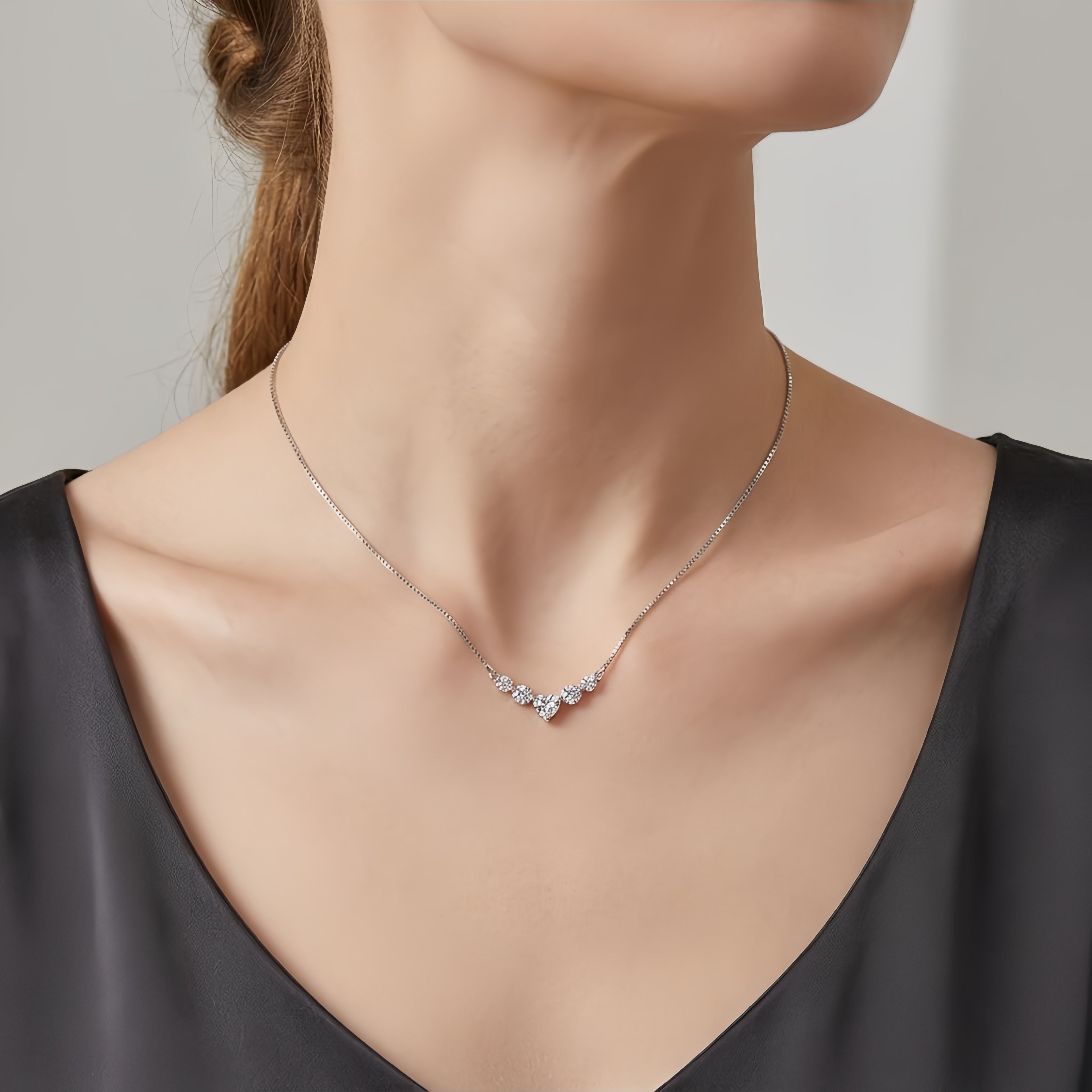 925 Sterling Silver Elegant CZ Necklace with Heart-Shaped Centerpiece on  Chain
