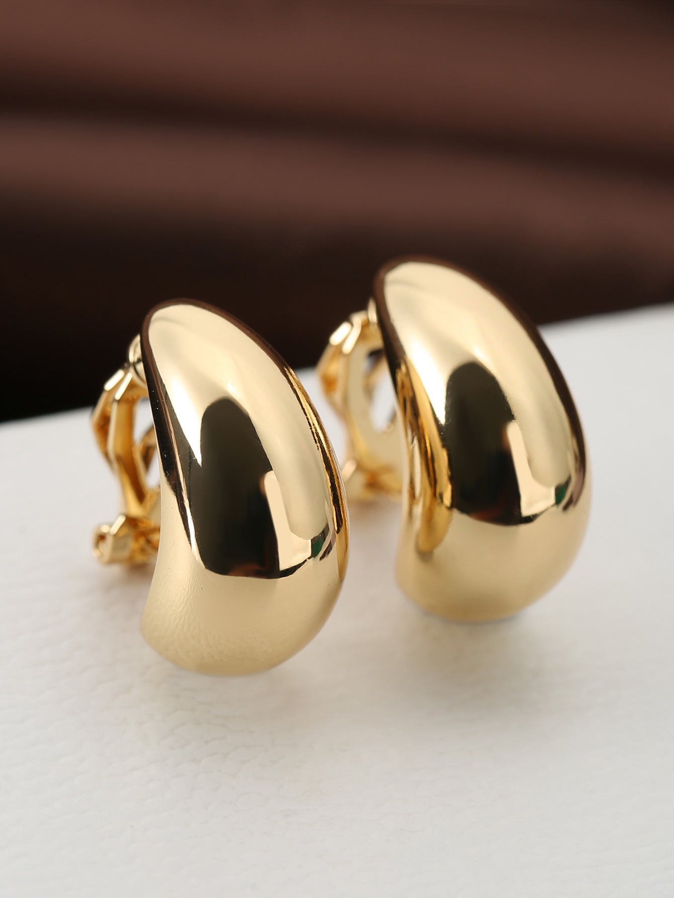French-style Minimalist Luxury Waterdrop-shaped Ear Clips, No Piercing Required, High-end Aesthetic