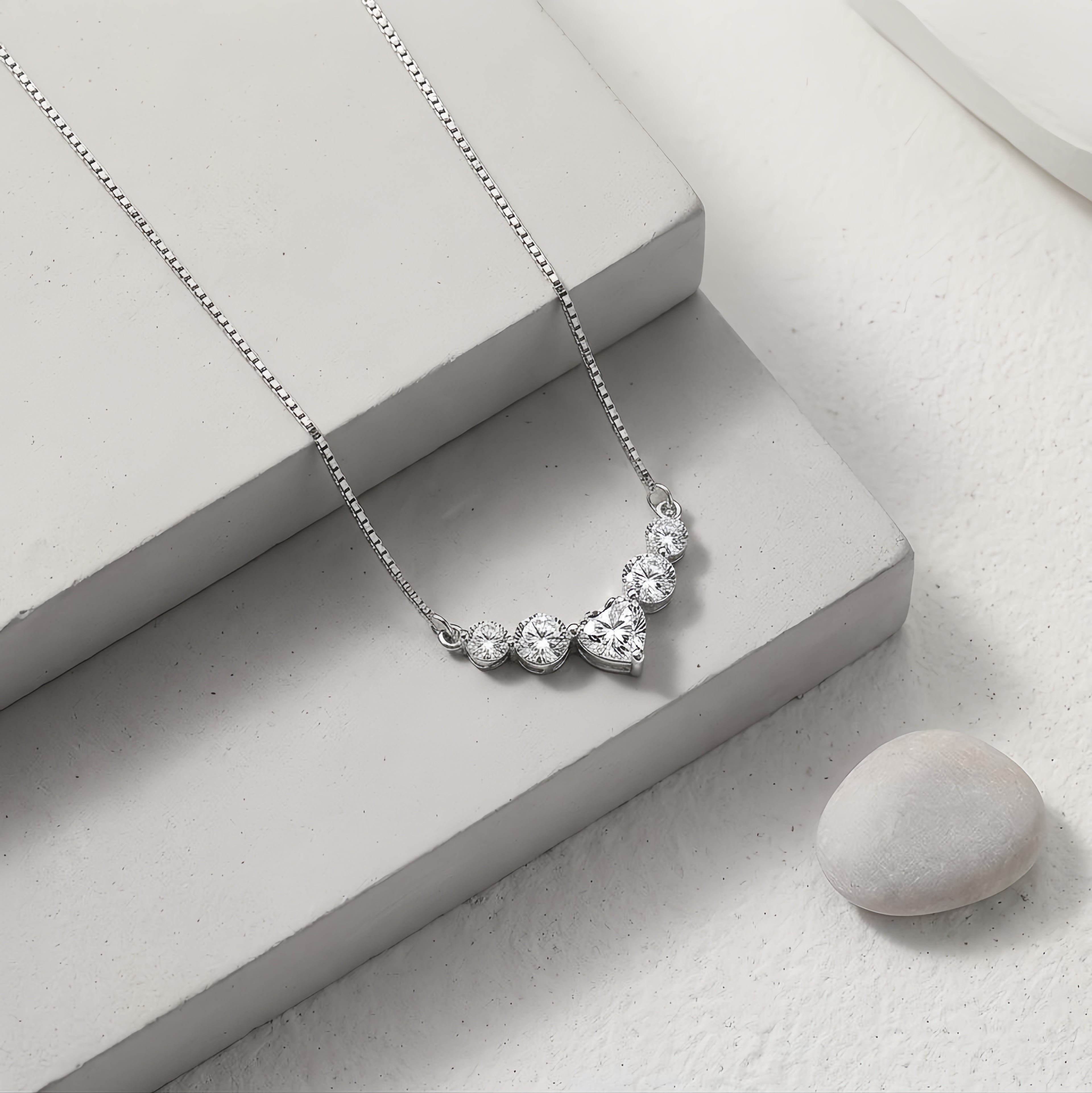 925 Sterling Silver Elegant CZ Necklace with Heart-Shaped Centerpiece on  Chain