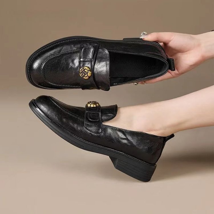 2026 New Lazy Commute Flat Shoes For Women, Camellia Loafers, Soft Leather Vintage Distressed British Style Small Leather Shoes