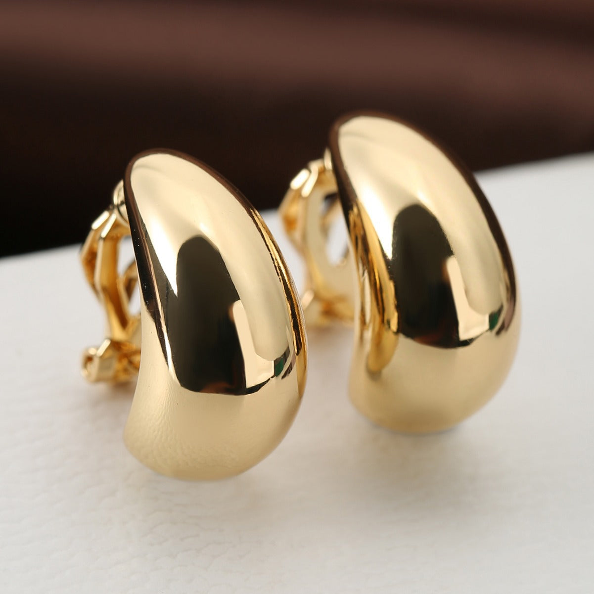 French-style Minimalist Luxury Waterdrop-shaped Ear Clips, No Piercing Required, High-end Aesthetic