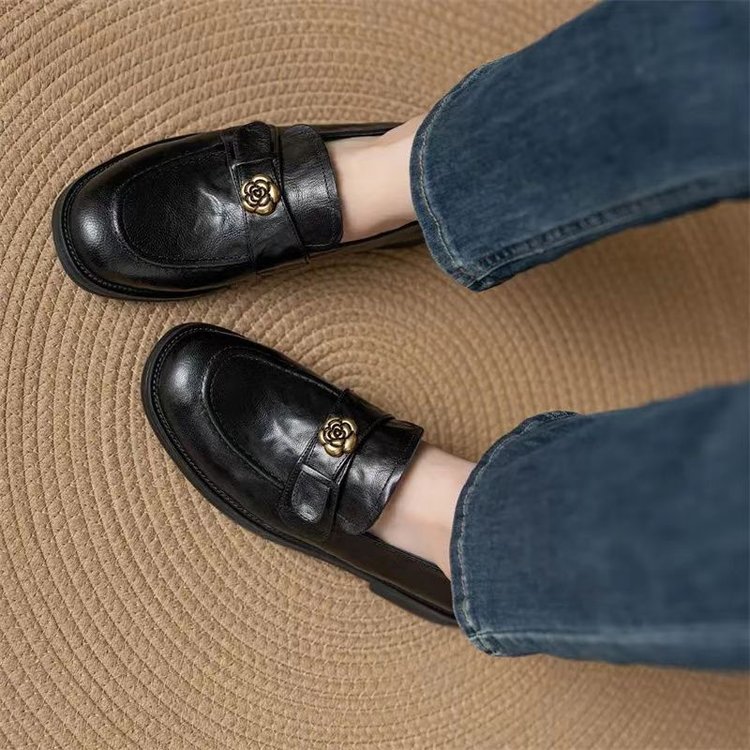 2026 New Lazy Commute Flat Shoes For Women, Camellia Loafers, Soft Leather Vintage Distressed British Style Small Leather Shoes